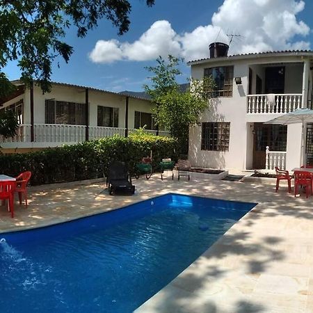 Casa Familiar Y De Descanso Villa Lorenza - Apulo Cund. Εξωτερικό φωτογραφία