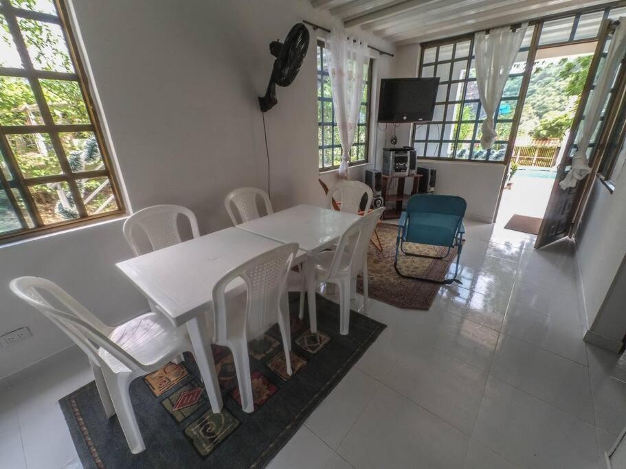 Casa Familiar Y De Descanso Villa Lorenza - Apulo Cund. Εξωτερικό φωτογραφία