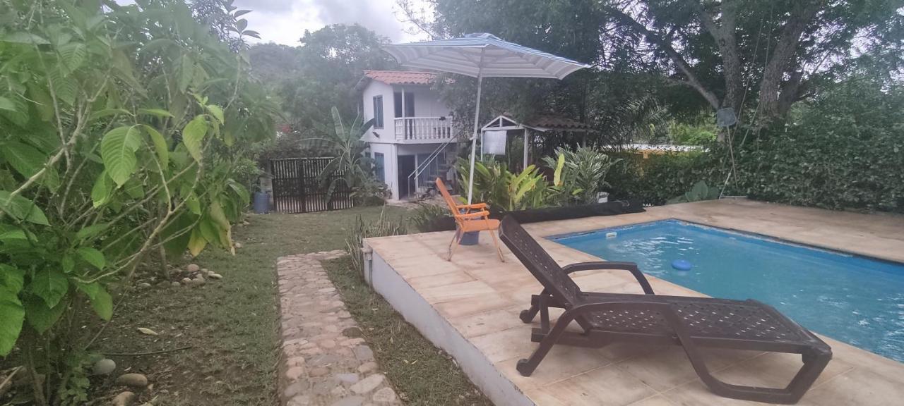 Casa Familiar Y De Descanso Villa Lorenza - Apulo Cund. Εξωτερικό φωτογραφία