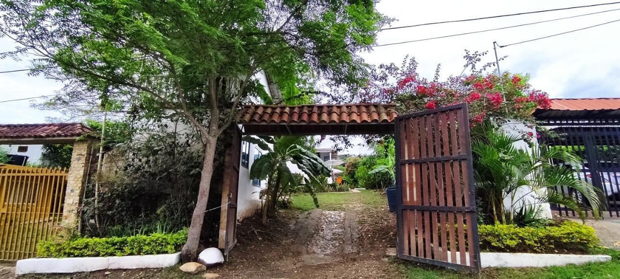 Casa Familiar Y De Descanso Villa Lorenza - Apulo Cund. Εξωτερικό φωτογραφία