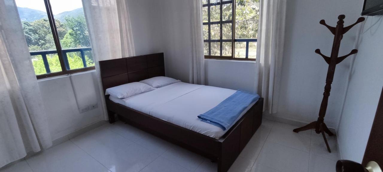 Casa Familiar Y De Descanso Villa Lorenza - Apulo Cund. Εξωτερικό φωτογραφία